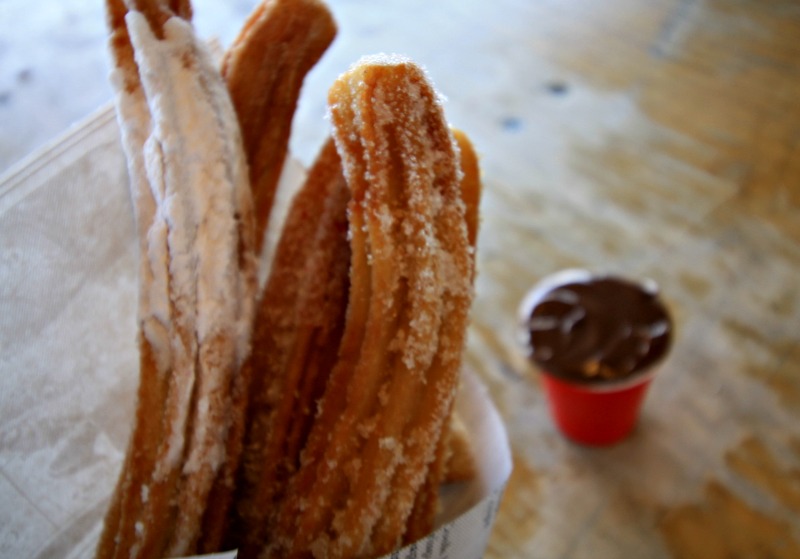 Eisangeln im Village Nordik in Quebec City, Churros vom Marche du Vieux Port