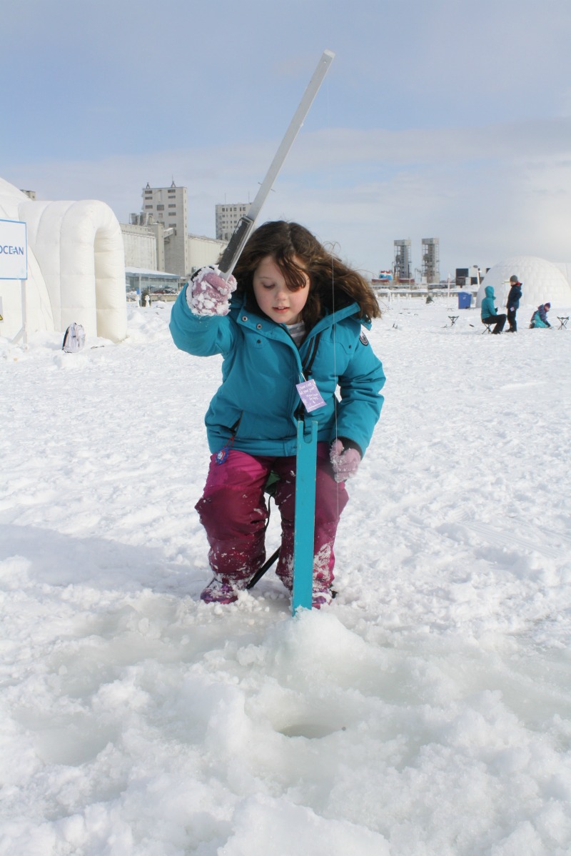 Eisfischen im Village Nordik in Quebec City