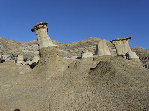 Hoodoos：悪地のサイレントジャイアンツ