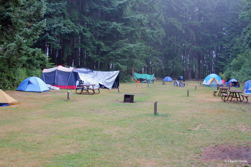 Wandern Sie auf Campingplätzen im Rathtrevor Beach Provincial Park