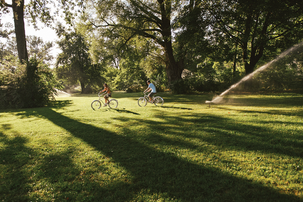 Biking through Toronto Park Credit Canadian Tourism Commission