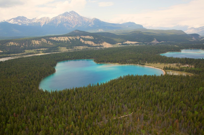 Lac Annette avec le lac Edith en arrière-plan. Crédit Parcs Canada Rogier Gruys