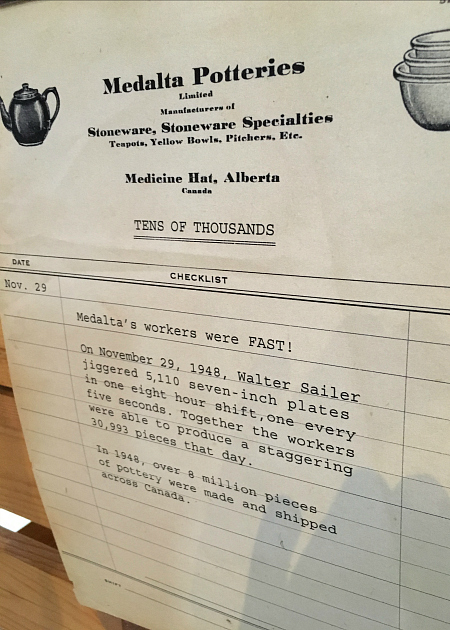 Explorando las cerámicas de Medalta en el distrito histórico de Clay, Medicine Hat AB (Family Fun Canada)