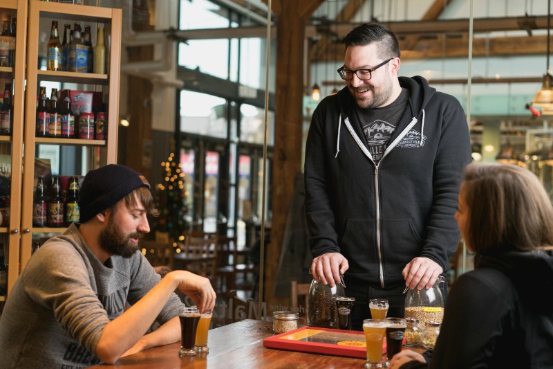 trilhas canadianas - fabricação de cerveja na ilha de granville