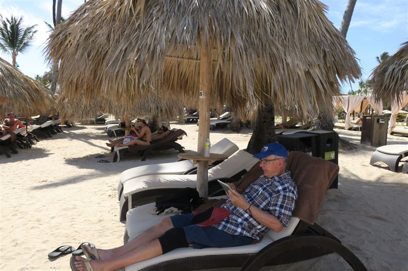 XNUMX世代の旅行-ビーチでの無料Wi-Fi-写真：サンドラとジョン・ナウラン