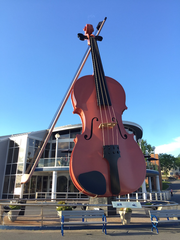 Maior violino do mundo Sydney Nova Escócia