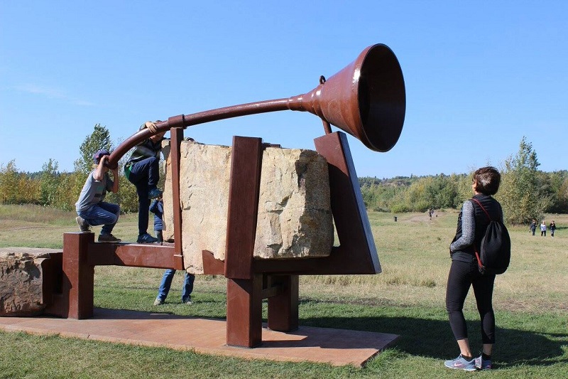 Canada's Got Art - Beyond Listening by Royden Mills photo by eac_preview