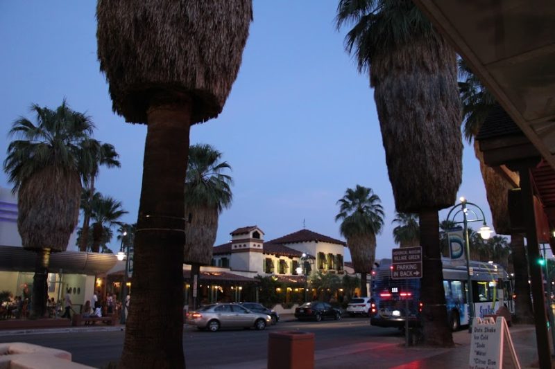 Vivendo a vida de estrela de cinema em Palm Springs CA