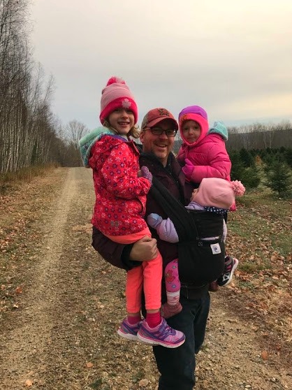 En la granja con AirBnB Farmer Gerry y los árboles de Navidad