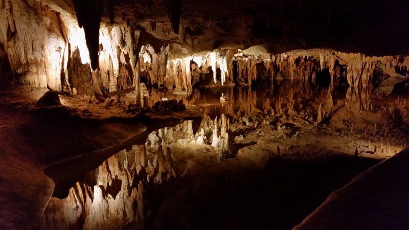 버지니아 - Luray Caverns 지하 호수의 마법 - 사진 Debra Smith