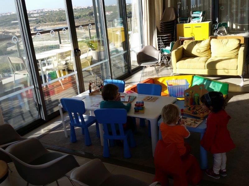 As crianças têm o seu próprio espaço de refeições no O Terraco - foto Debra Smith