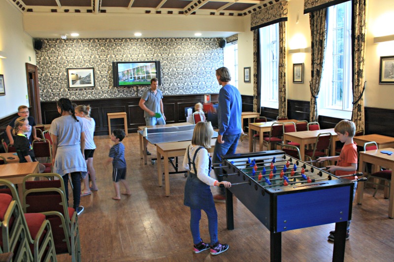 Salle de jeux à Ilam Hall YHA