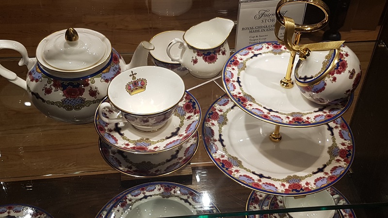 Patrón icónico de porcelana para el té en el Emperatriz