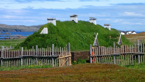 Recreated sod house at L’Anse aux Meadows By D. Gordon E. Robertson - Own work, CC BY-SA 3.0