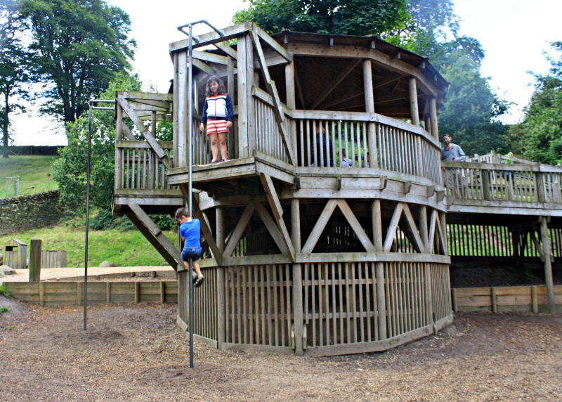 Aire de jeux à Lyme Park