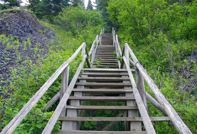 Steep stairs off the beach at Cape Chignecto Provincial Park. Photo courtesy <a href="https://www.hikebiketravel.com/extreme-silence-solo-backpacking-trip-cape-chignecto-park/">HikeBikeTravel.com </a>