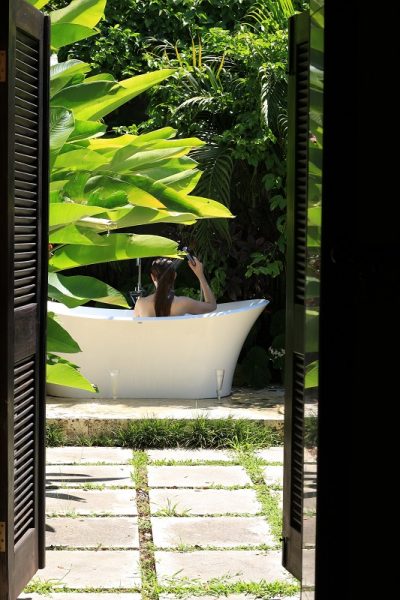 Living the Dream Jamaica—Bath Tub—Adán Cano Cabrera