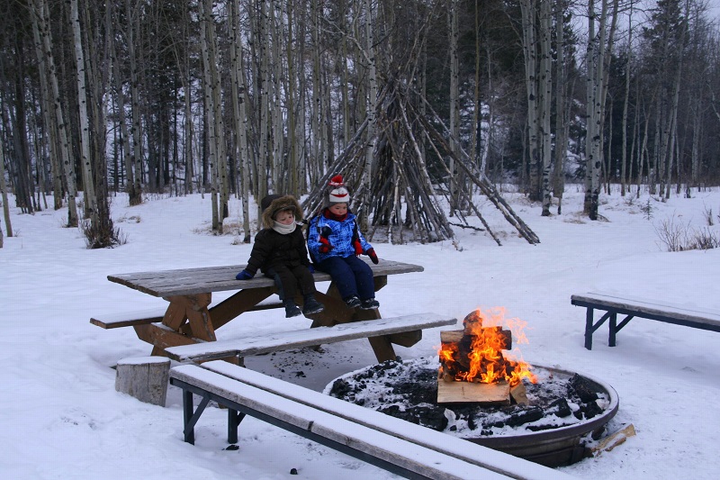 Outdoor fire at HI Kananaskis Hostel - Photo Credit Tanya Koob