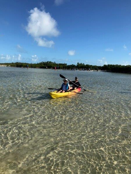 Islas Turcas y Caicos - manglares en kayak - Foto Melody Wren