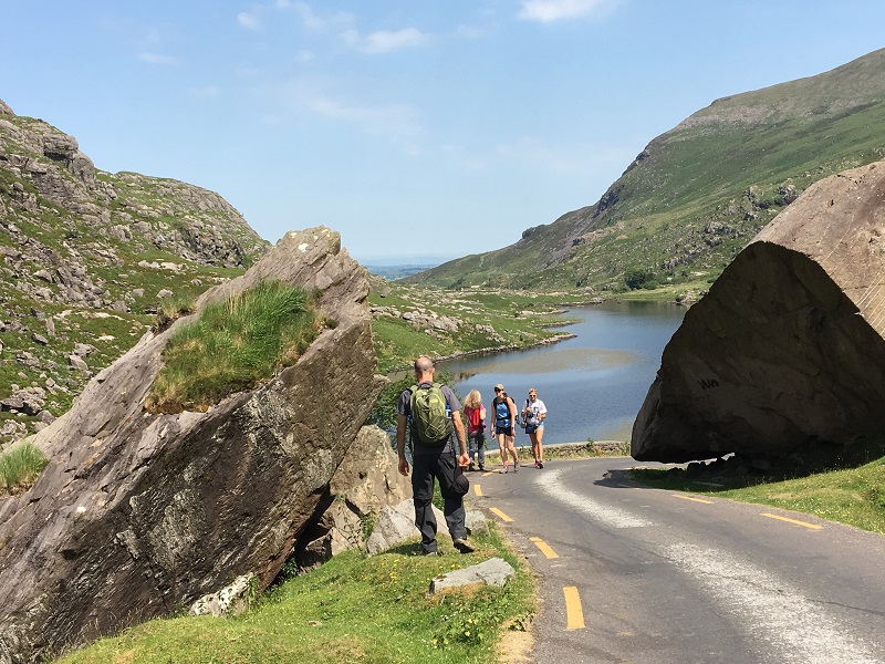 Wild Atlantic Way Ireland - Dunloe 峽谷 - 照片 Melody Wren