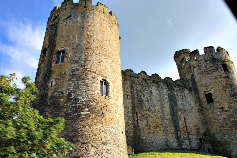 Conwy Castle, YHA: A Family Road Trip Through England and Wales pela escritora de comida e viagens Helen Earley
