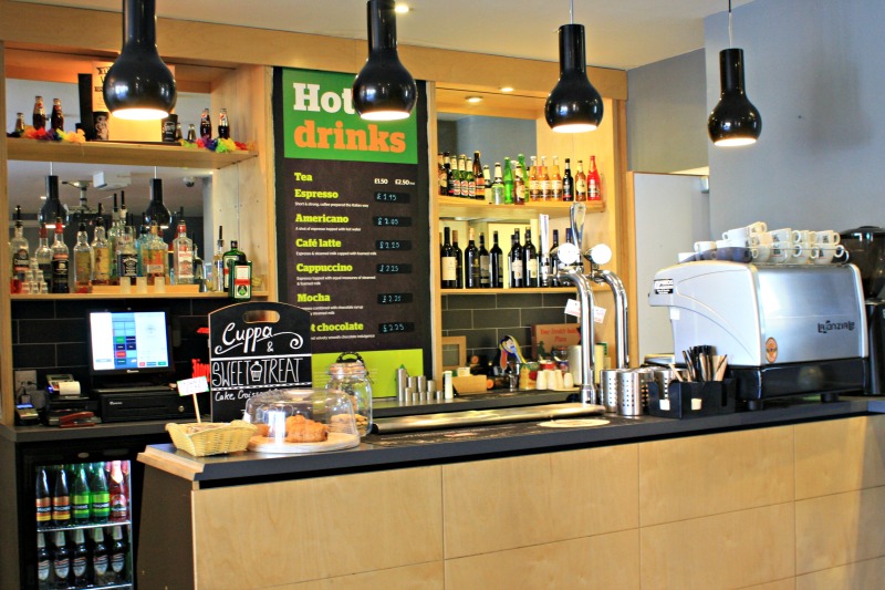 Foto do bar e café YHA manchester por Helen Earley