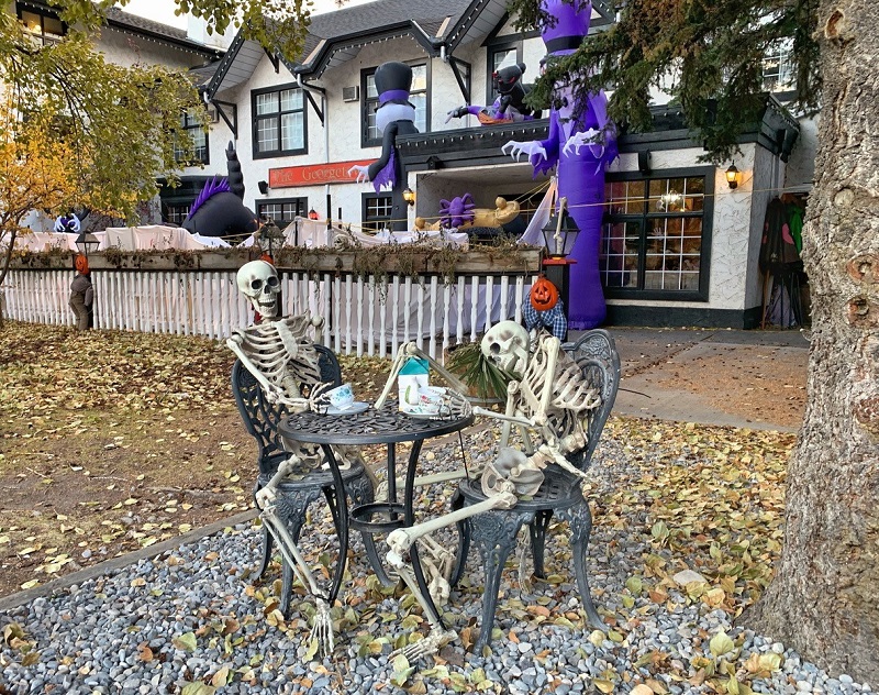 Finish your ghostly search at the Canmore's Miner’s Lamp Pub - Photo Carol Patterson