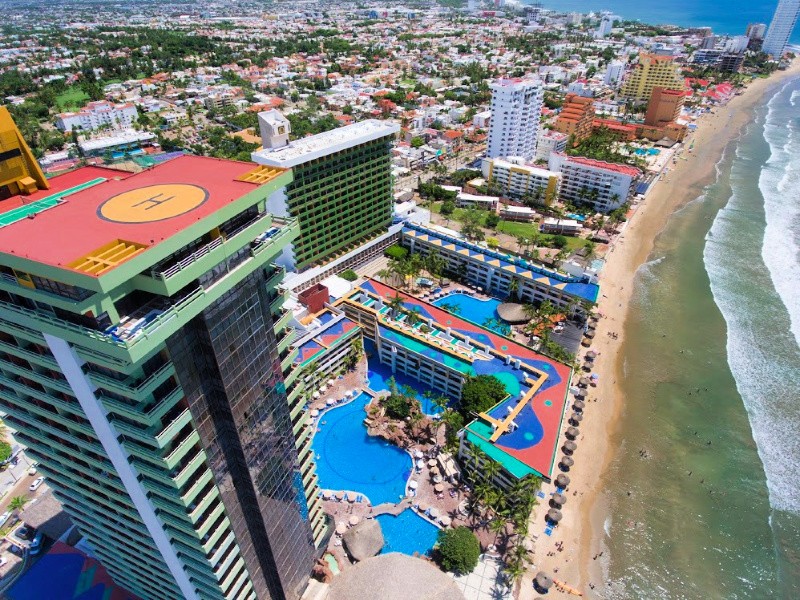 El Cid El Moro Mazatlan hotel de praia familiar