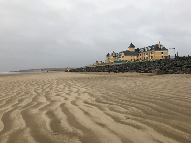 Irlanda - Sandhouse Hotel oferece excelente acesso à praia - Photo Carol Patterson
