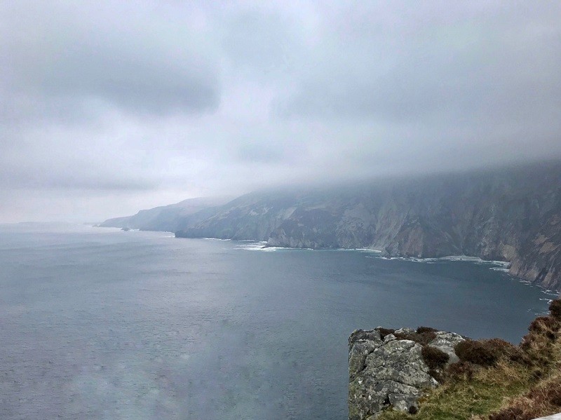 Irland - Gehen Sie die Slieve League Cliffs entlang - Foto Carol Patterson