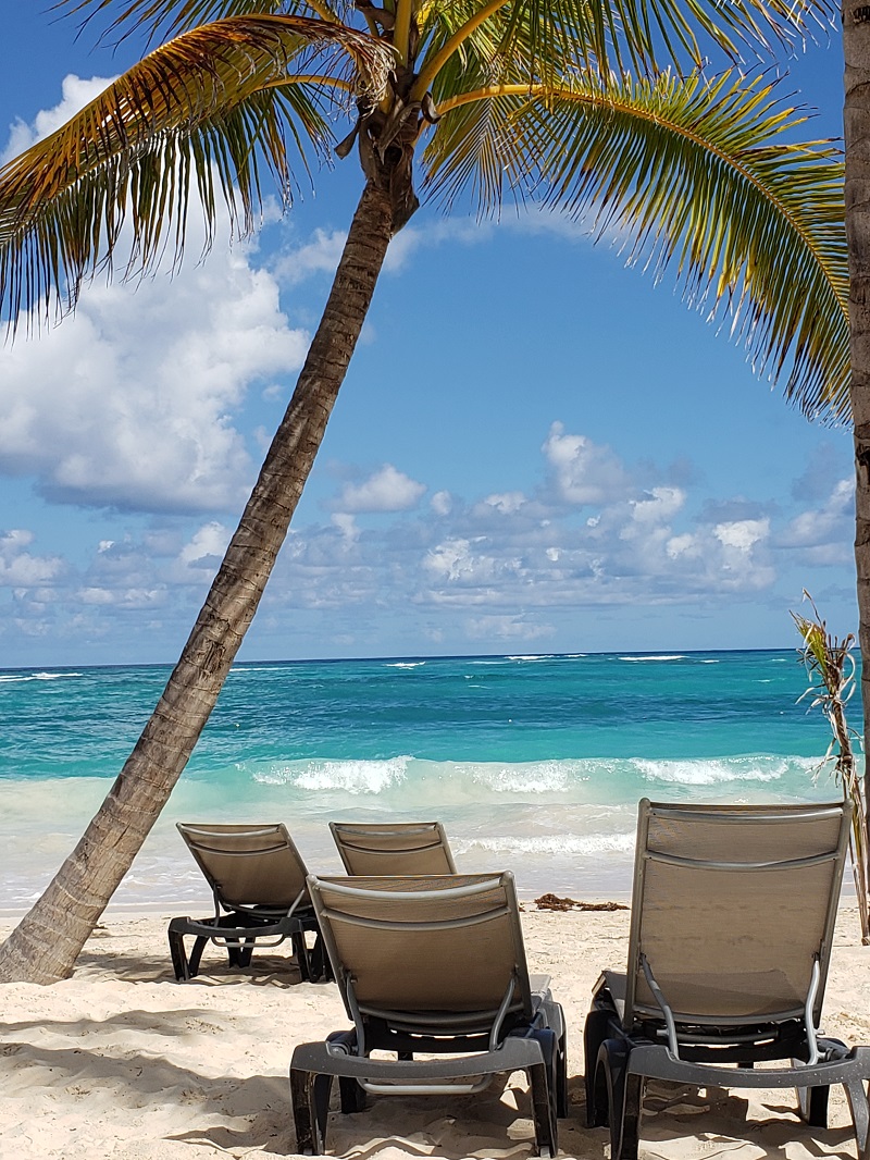 Punta Cana Dominican Republic - Private beach bar at Royal Level Occidental - Photo Sabrina Pirillo