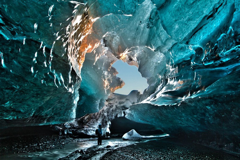 آئس غار کی تصویر ہیلن ماریا بیجرنسڈوٹیر پوشیدہ آئس لینڈ