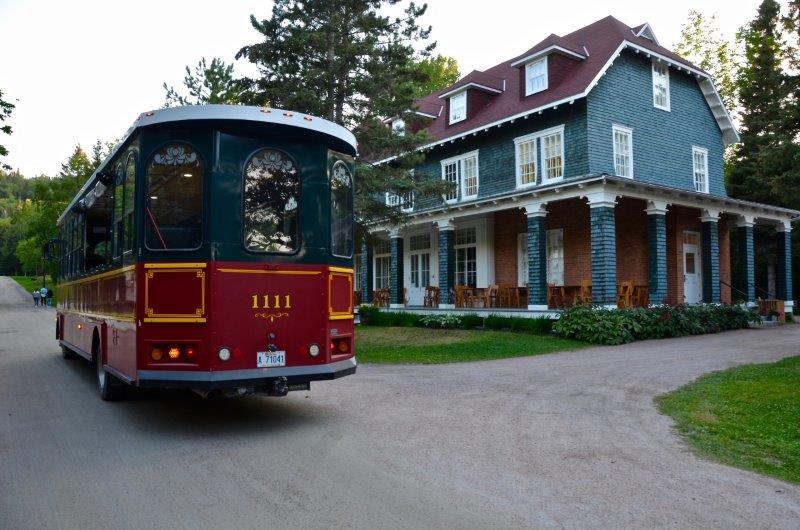 Saguenay Lac St-Jean Photo Nancy Truman trolley