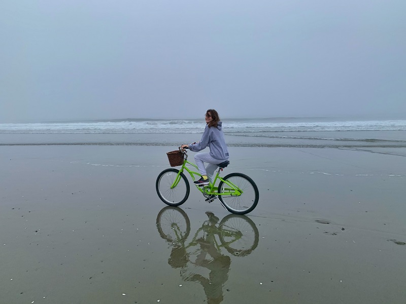 Esto es lo que deben hacer los cruceros de playa durante la marea baja en Chesterman Beach_Foto de Lisa Kadane