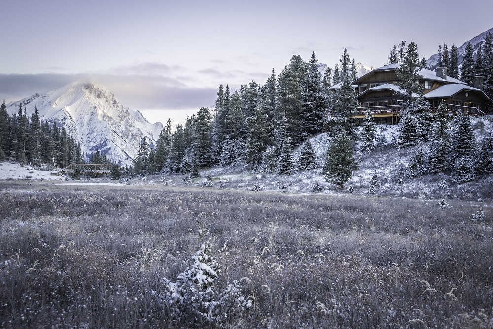 눈이 흩날리는 Mount Engadine Lodge. 사진 제공 윌리엄 램버트