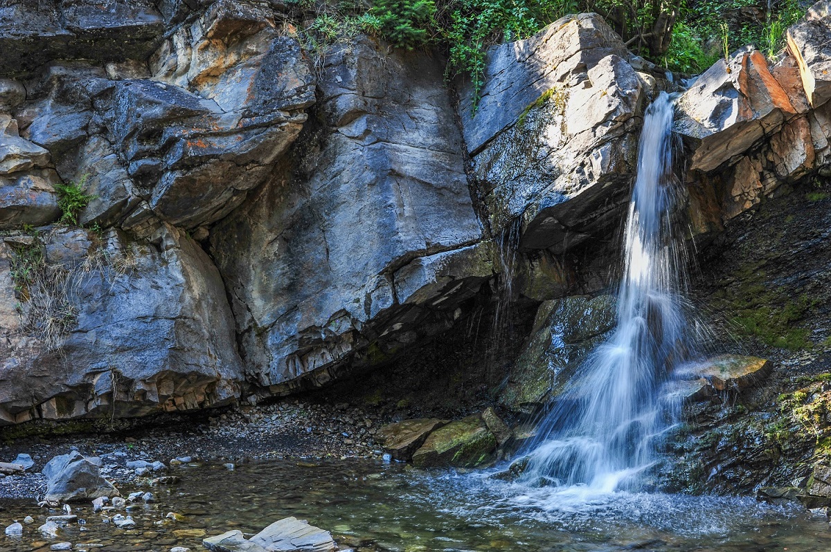 Rainbow Falls sur la randonnée du chemin des mineurs à Coleman, Alberta