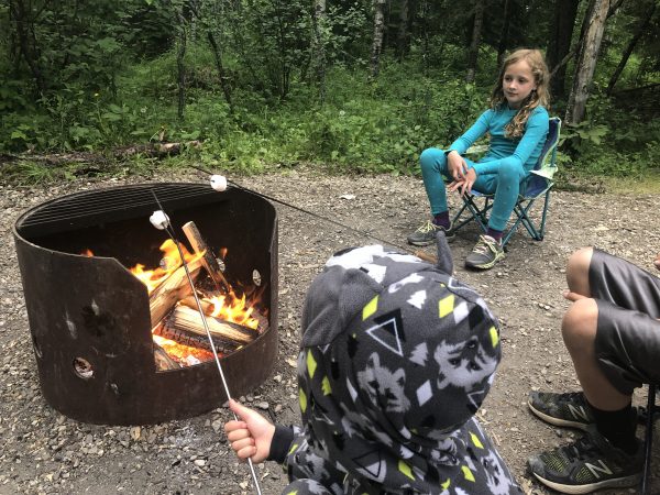 Recettes de feu de camp sur un bâton