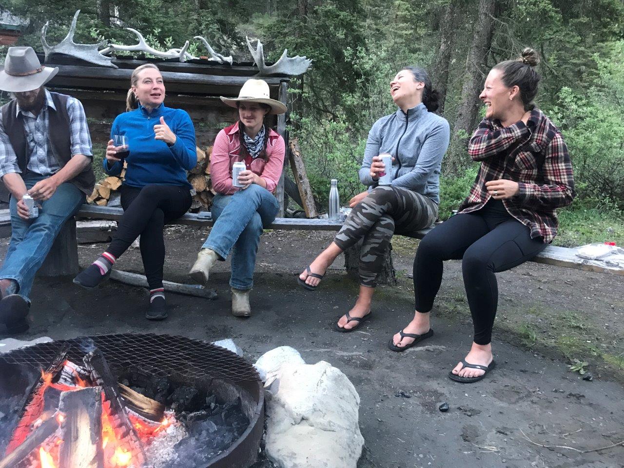 Banff Trail Riders Lagerfeuer zur Sommersonnenwende