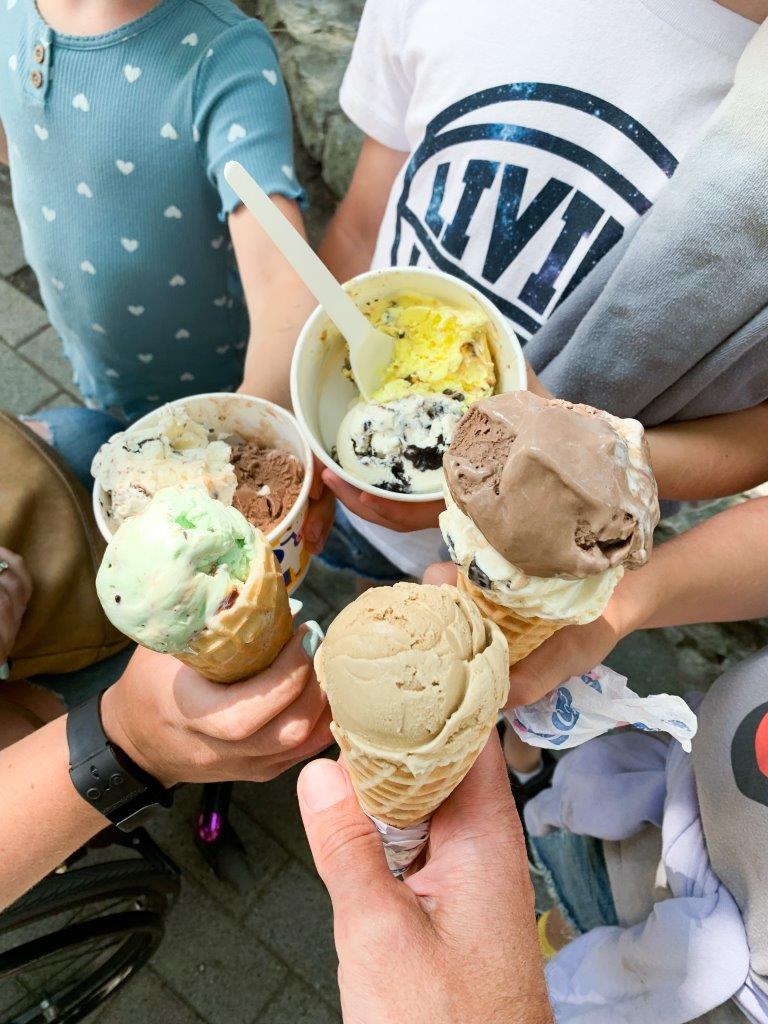 Whistler میں Biking - COWS Ice Cream - Photo Codi Darnell