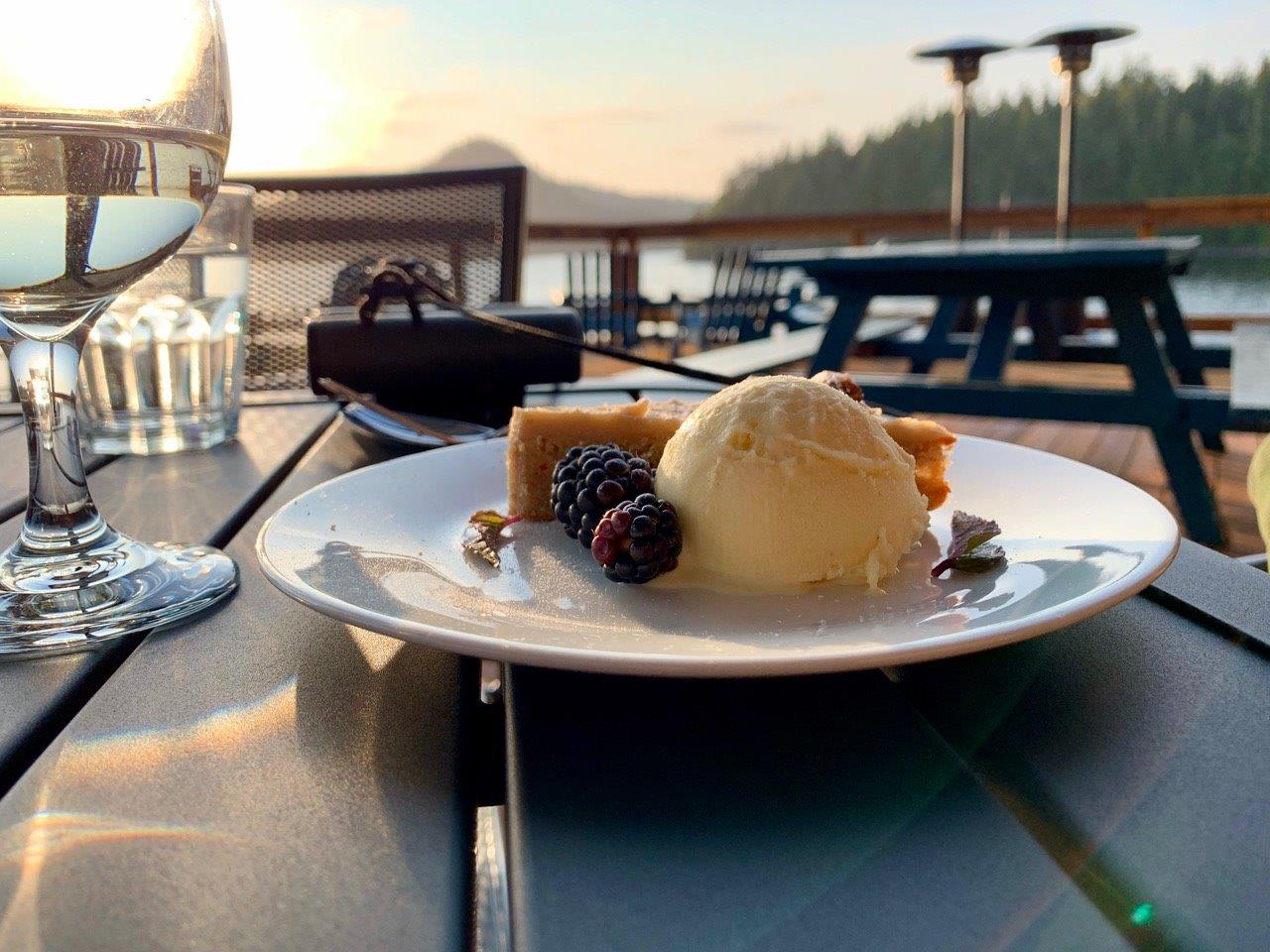 Meals on the deck - Photo Carol Patterson